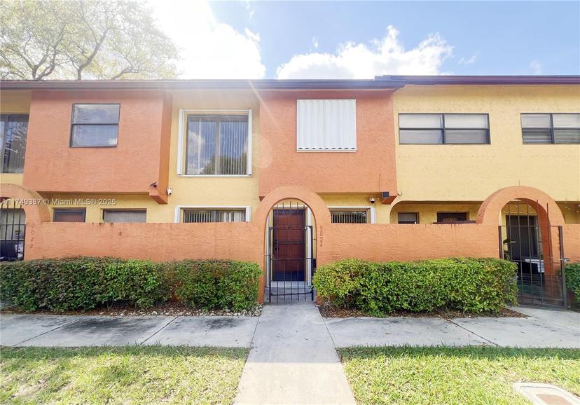 Picture of 9024 NW 45Th Ct # 9024, Sunrise FL 33351