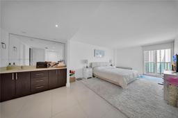 Picture of 100 Bayview Dr # 2014, Sunny Isles Beach, FL 33160