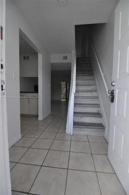 Picture of 2740 W 76Th St # 206, Hialeah, FL 33016
