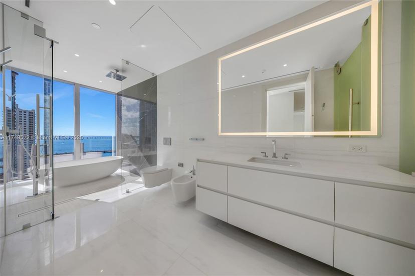 Picture of 300 Biscayne Blvd Way # 1901, Miami FL 33131