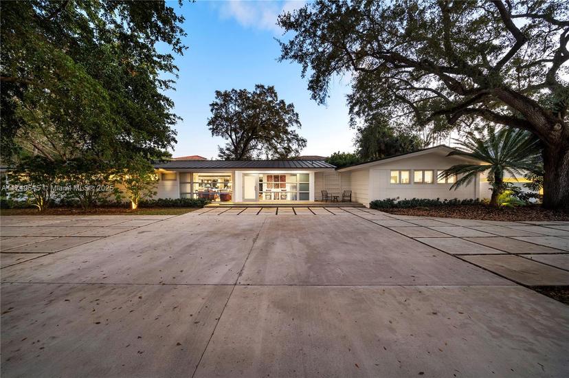Picture of 4950 SW 82Nd St, Miami FL 33143
