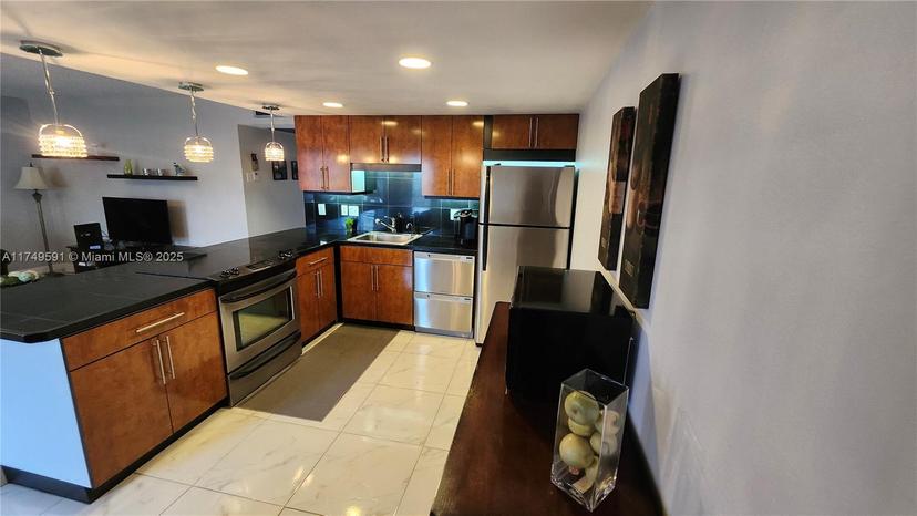 Picture of 2009 Ventnor G # 2009, Deerfield Beach FL 33442