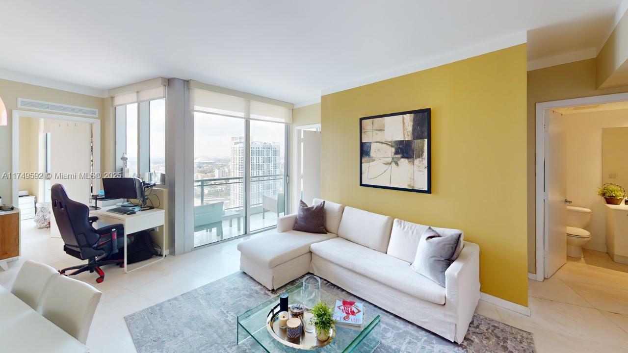 Picture of 92 SW 3Rd St # 3506, Miami, FL 33130