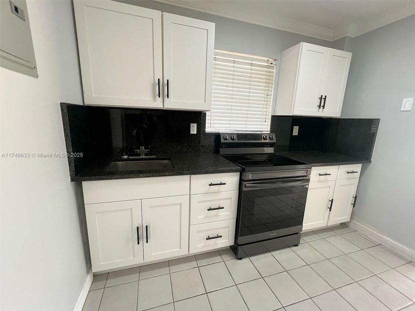 Picture of 4758 W Flagler St # 7, Miami FL 33134