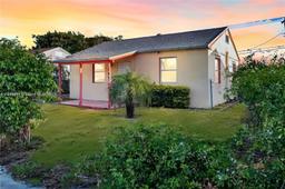 Picture of 562 W 4Th St, Riviera Beach, FL 33404