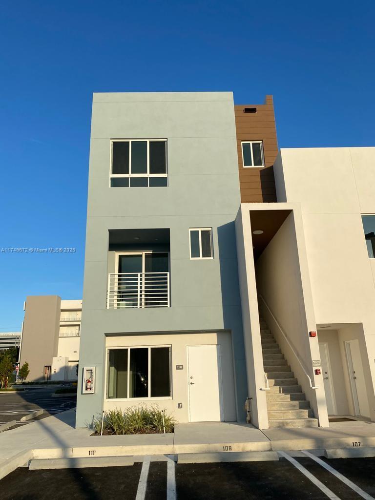 Picture of 2561 NE 193Rd St # 1202, Miami FL 33180