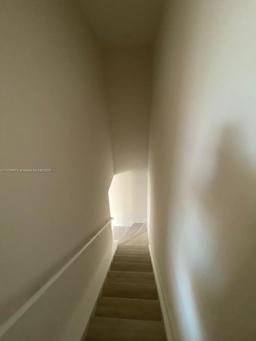 Picture of 2561 NE 193Rd St # 1202, Miami, FL 33180
