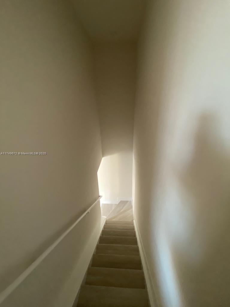 Picture of 2561 NE 193Rd St # 1202, Miami FL 33180