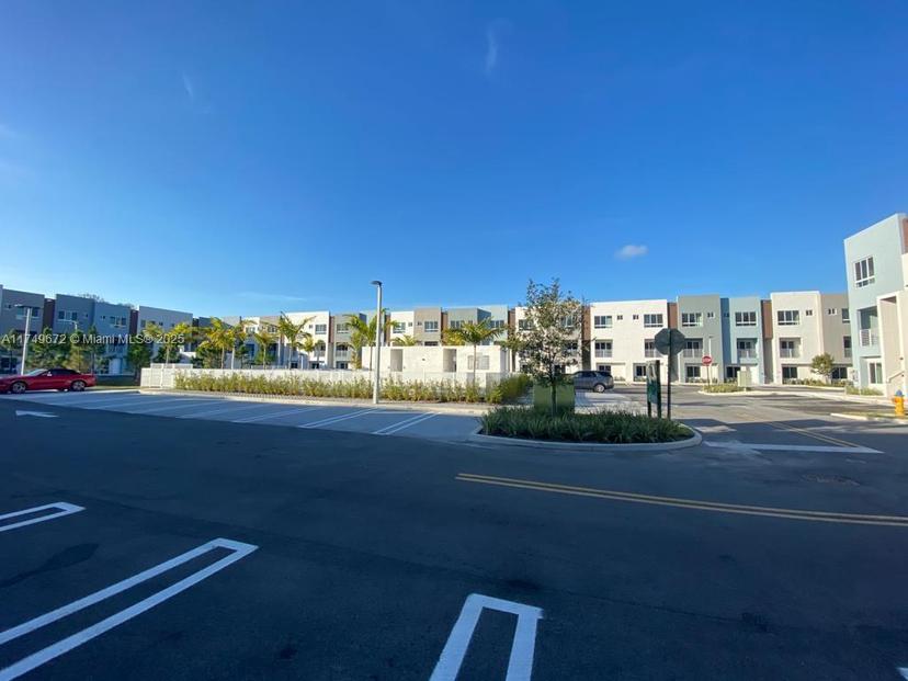 Picture of 2561 NE 193Rd St # 1202, Miami FL 33180