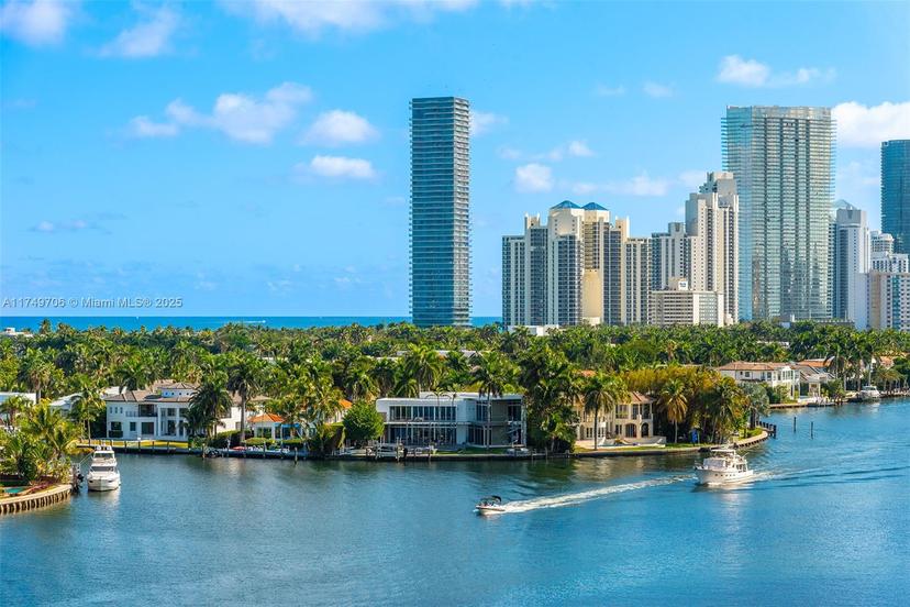 Picture of 20515 E Country Club Dr # 947, Aventura FL 33180