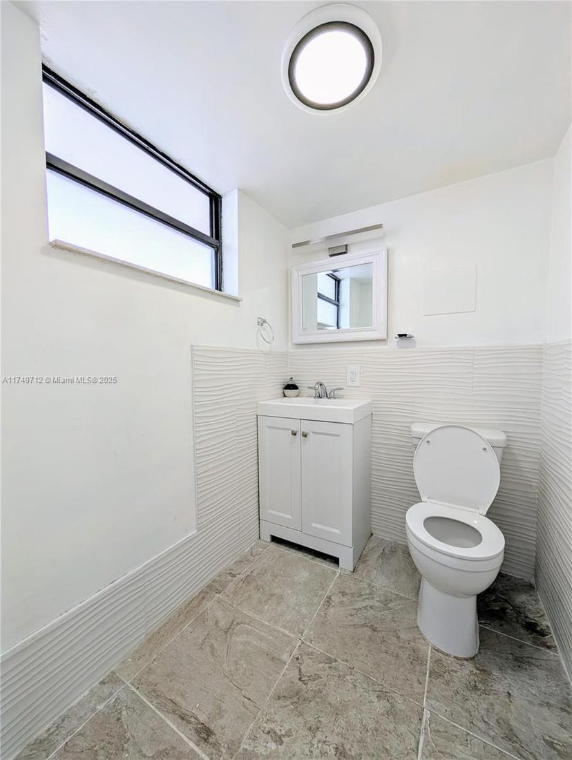 Picture of 8201 Byron Ave # 505, Miami Beach FL 33141