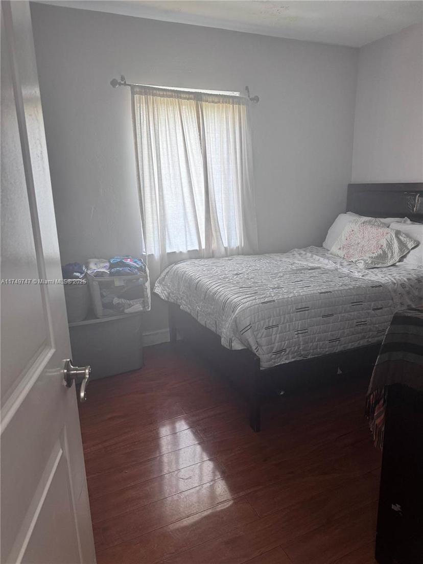 Picture of 900 NW 127Th St, North Miami FL 33168