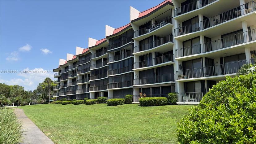 Picture of 7030 Half Moon Cir # 121, Hypoluxo FL 33462