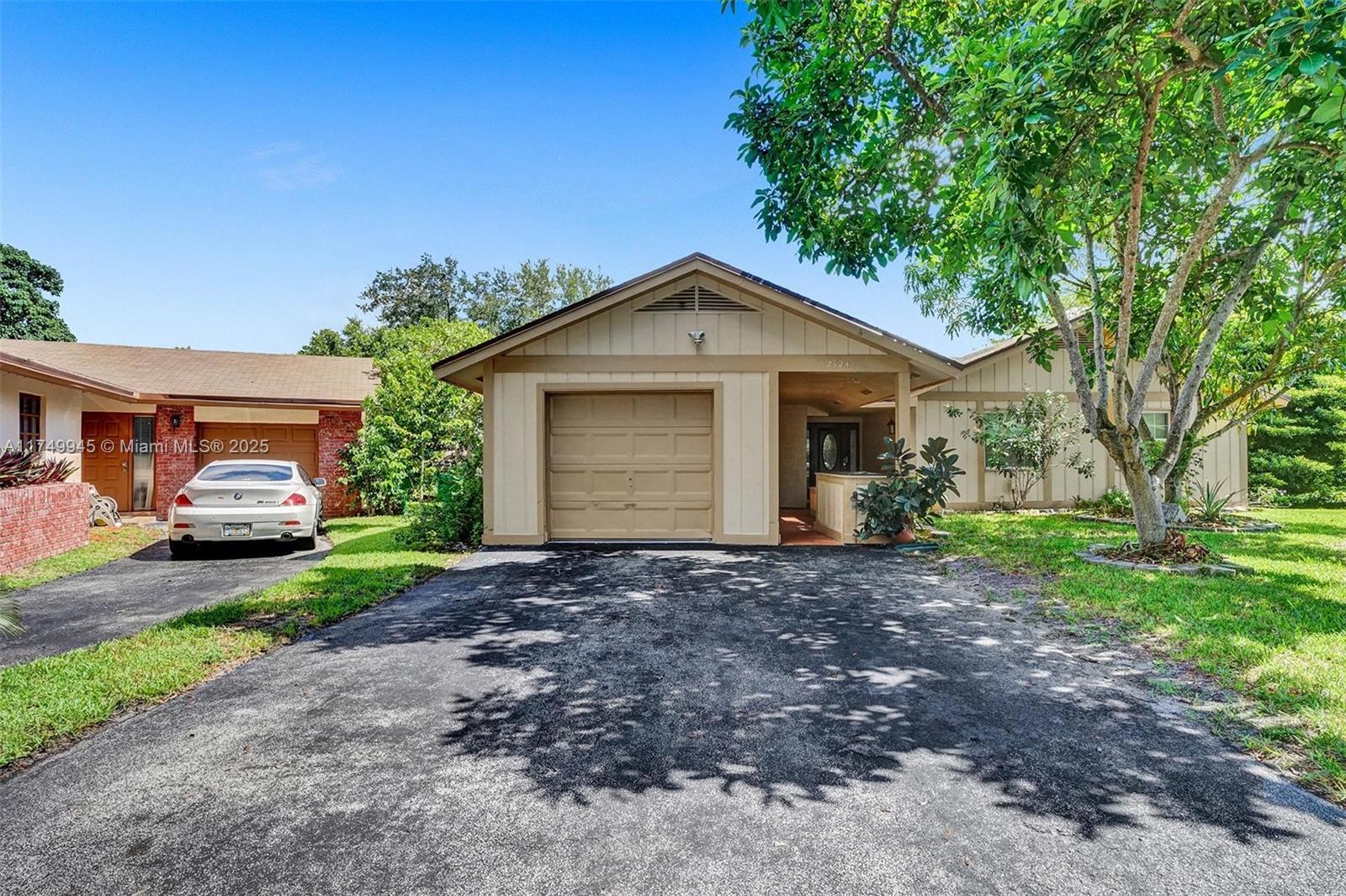 Picture of 2124 Nova Village Dr, Davie, FL 33317