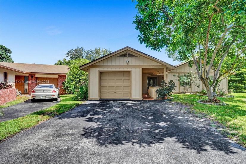 Picture of 2124 Nova Village Dr, Davie FL 33317