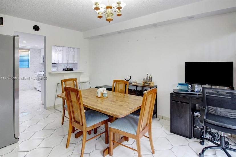 Picture of 8897 Fontainebleau Blvd # 403, Miami FL 33172