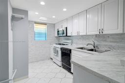 Picture of 8897 Fontainebleau Blvd # 403, Miami, FL 33172
