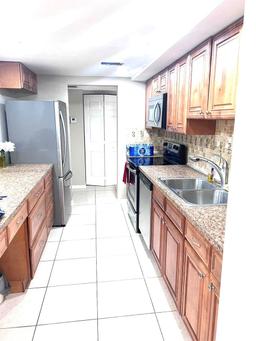 Picture of 7051 Environ Blvd # 433, Lauderhill, FL 33319