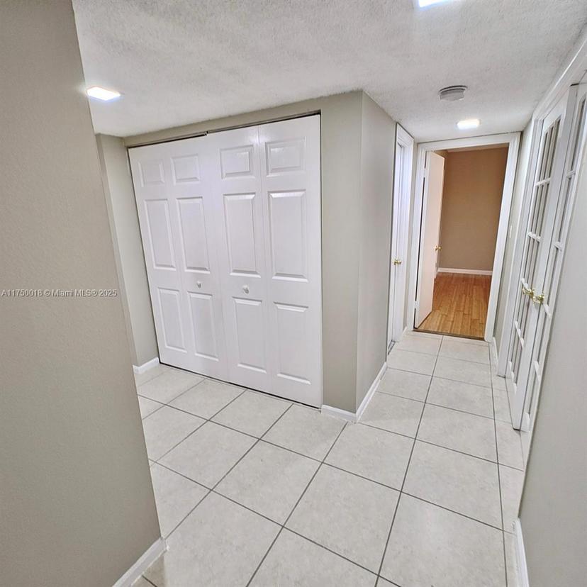 Picture of 7051 Environ Blvd # 433, Lauderhill FL 33319