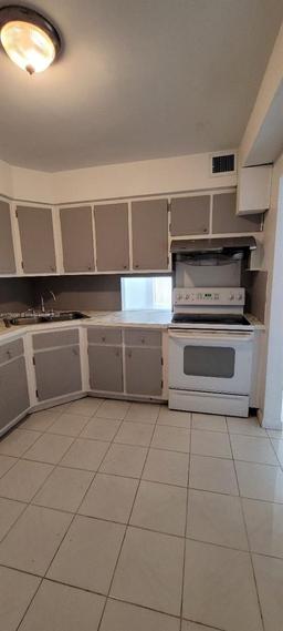Picture of 1450 NE 191St St # 205, Miami, FL 33179