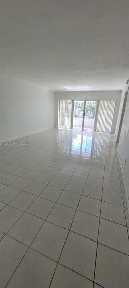 Picture of 1450 NE 191St St # 205, Miami, FL 33179