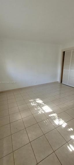 Picture of 1450 NE 191St St # 205, Miami, FL 33179