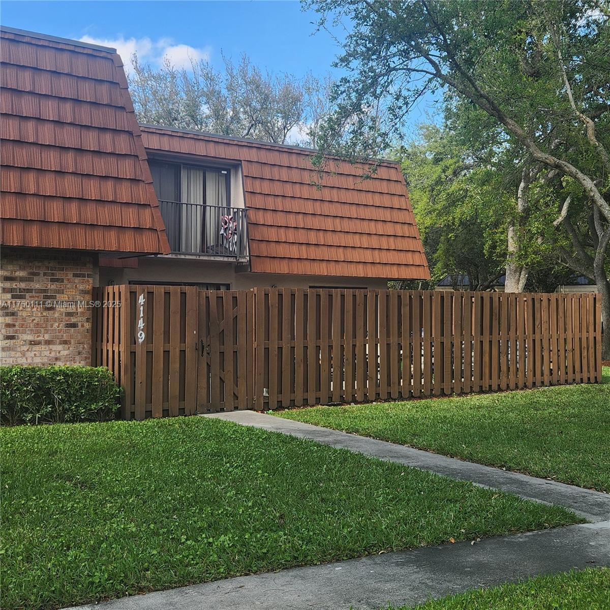 Picture of 4149 Wimbledon Dr # 4149, Cooper City, FL 33026