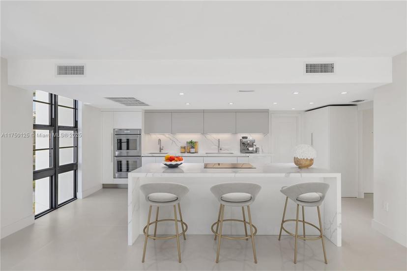 Picture of 5500 Collins Ave # 802, Miami Beach FL 33140
