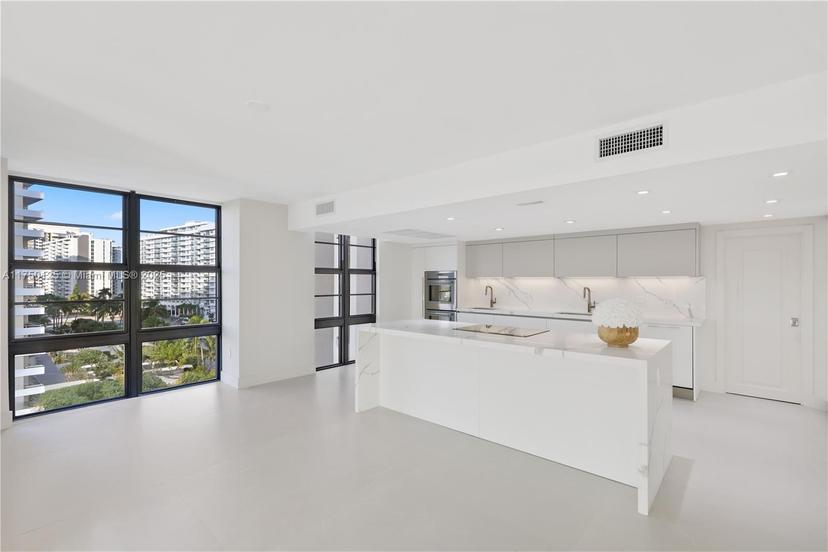 Picture of 5500 Collins Ave # 802, Miami Beach FL 33140
