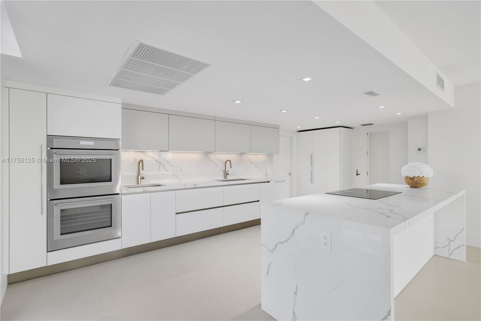 Picture of 5500 Collins Ave # 802, Miami Beach, FL 33140
