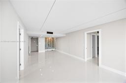 Picture of 20379 W Country Club Dr, Aventura, FL 33180