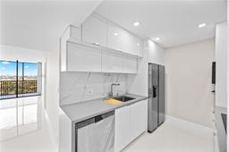 Picture of 20379 W Country Club Dr, Aventura, FL 33180