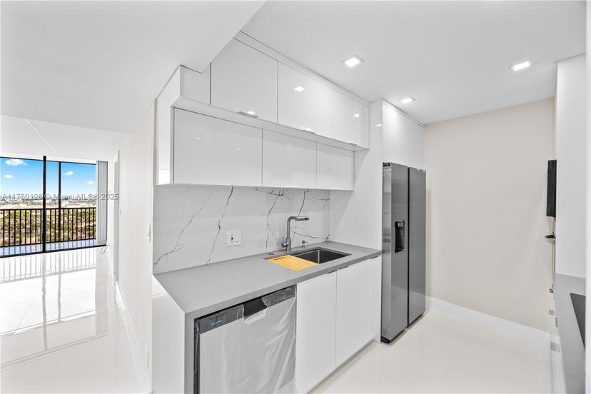 Picture of 20379 W Country Club Dr, Aventura FL 33180