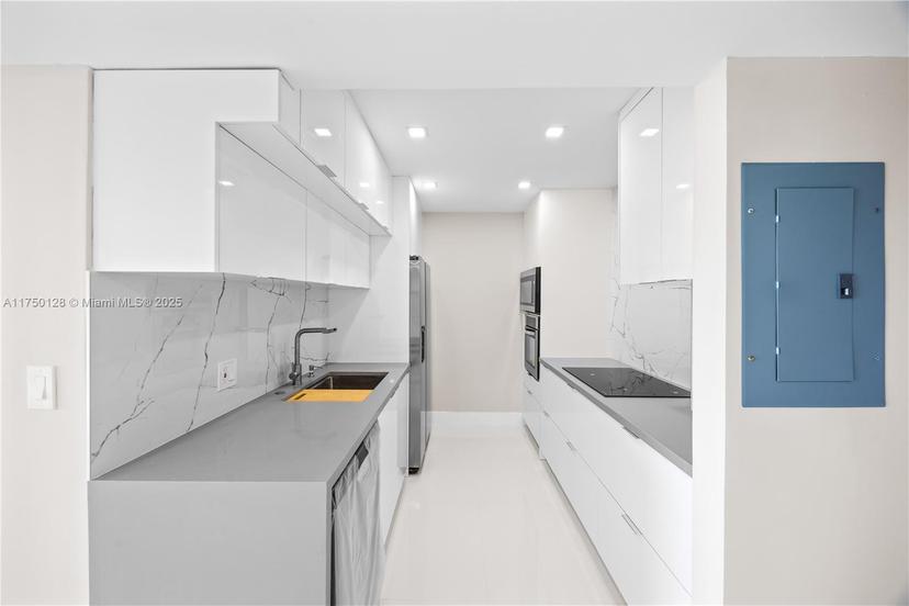 Picture of 20379 W Country Club Dr, Aventura FL 33180