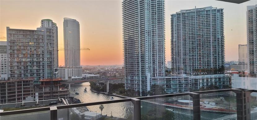 Picture of 68 SE 6Th St # 1012, Miami FL 33131