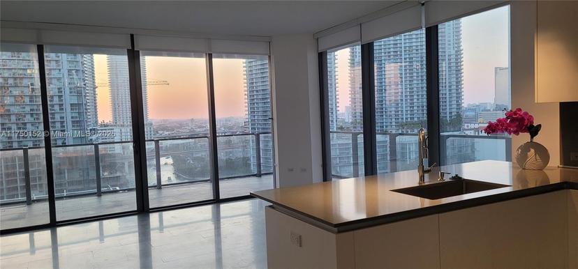 Picture of 68 SE 6Th St # 1012, Miami FL 33131
