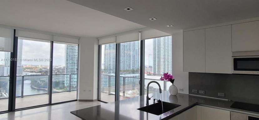 Picture of 68 SE 6Th St # 1012, Miami FL 33131