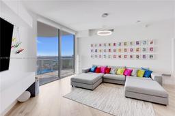Picture of 17111 Biscayne Blvd, North Miami Beach, FL 33160