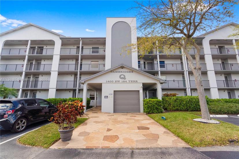 Picture of 1400 SW 124Th Ter # 106Q, Pembroke Pines FL 33027