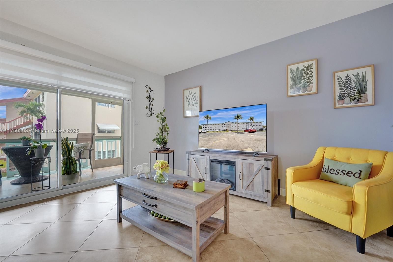 Picture of 5300 Washington St # I203, Hollywood, FL 33021