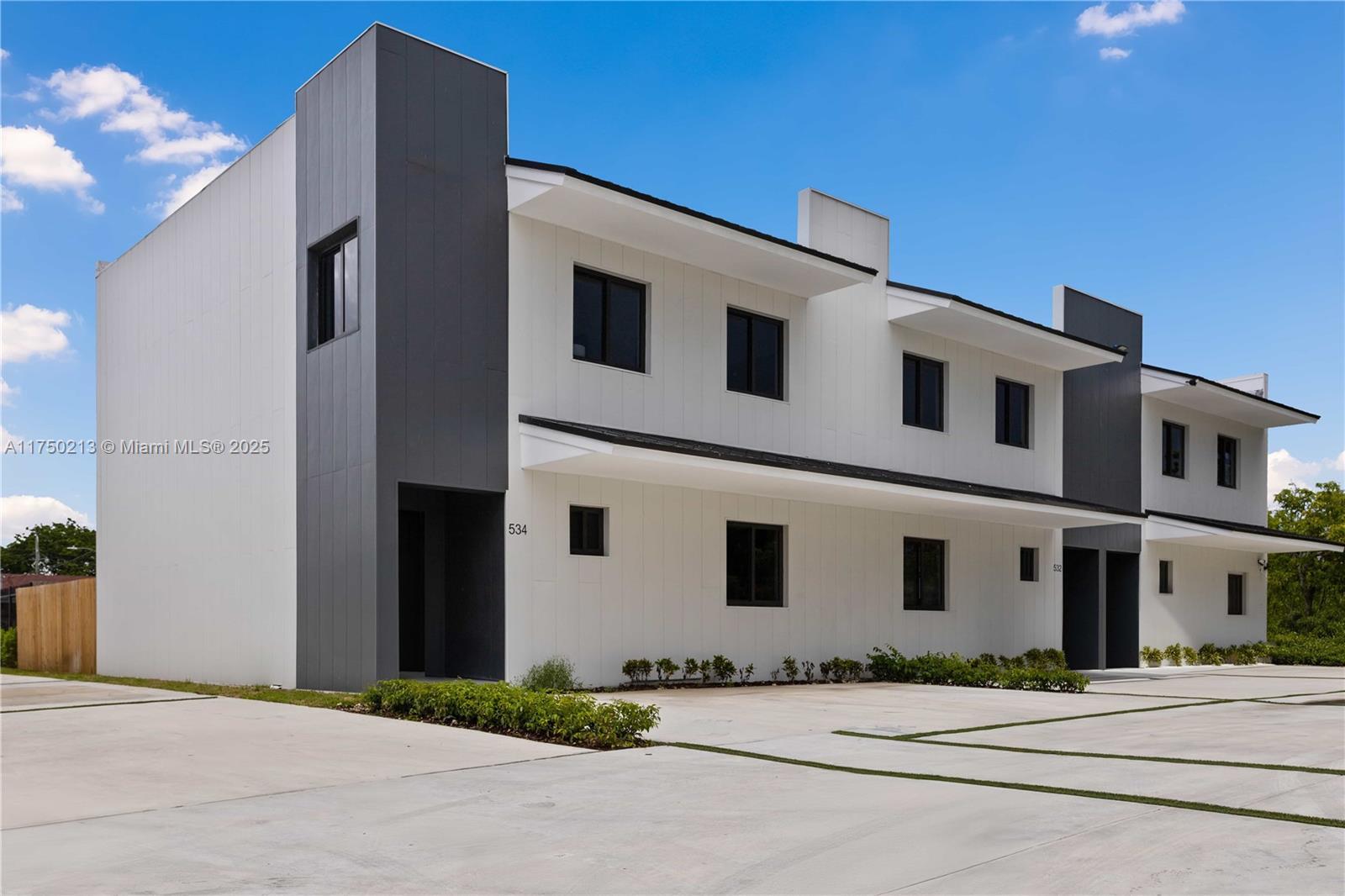Picture of 556 NW 7 Street # 4, Florida City, FL 33034