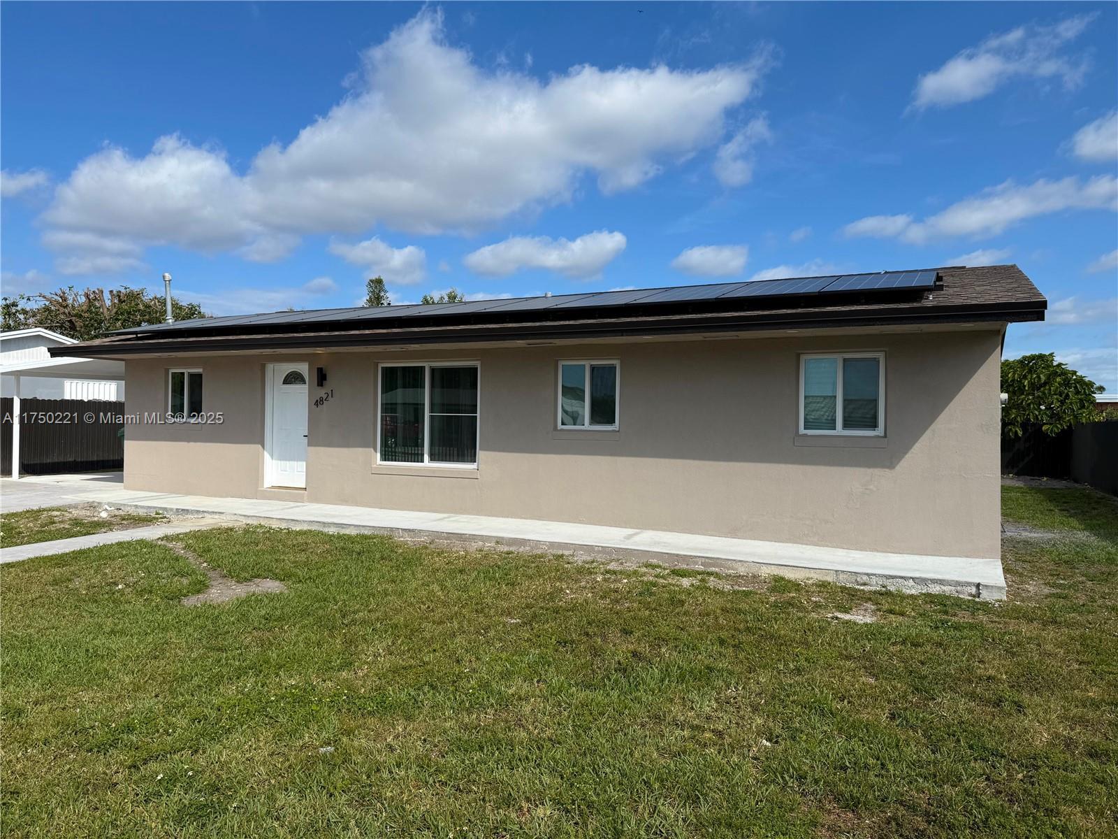 Picture of 4821 NW 185Th Ter, Miami Gardens, FL 33055