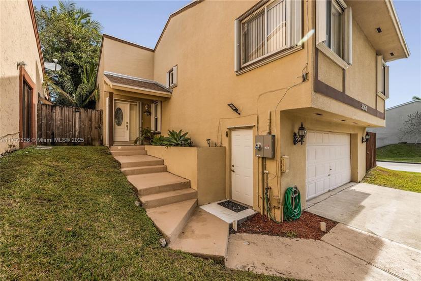 Picture of 9951 SW 218Th Ter, Cutler Bay FL 33190