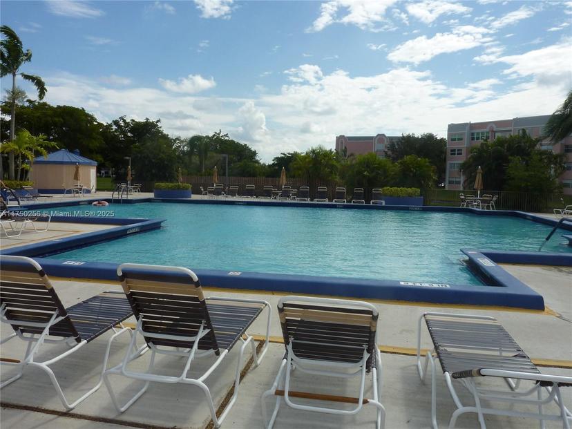 Picture of 10123 Sunrise Lakes Blvd # 104, Sunrise FL 33322