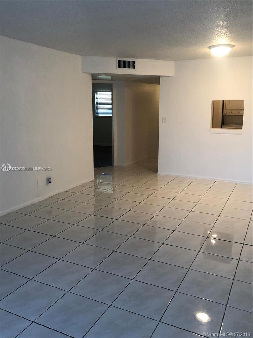 Picture of 7900 Fairview Dr # 106, Tamarac FL 33321