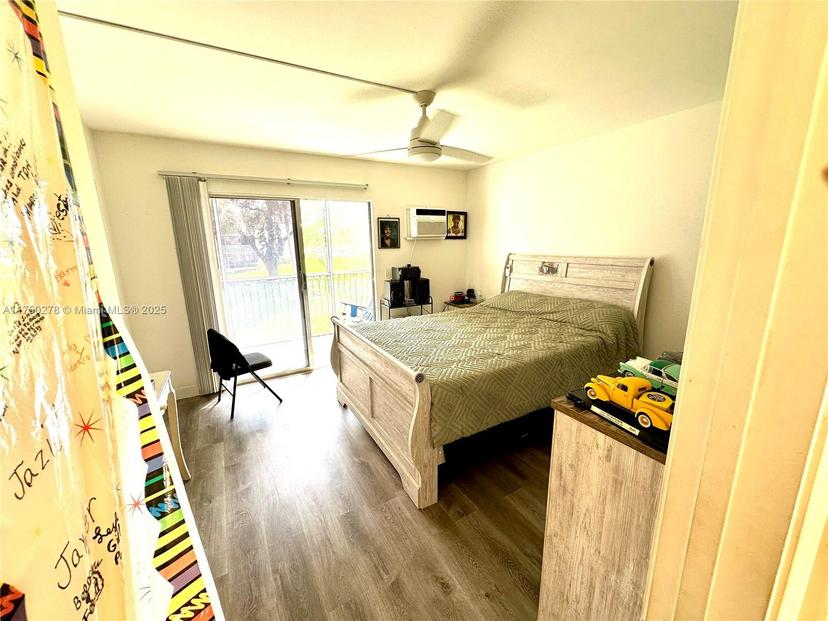Picture of 13500 SW 1St St # 208U, Pembroke Pines FL 33027