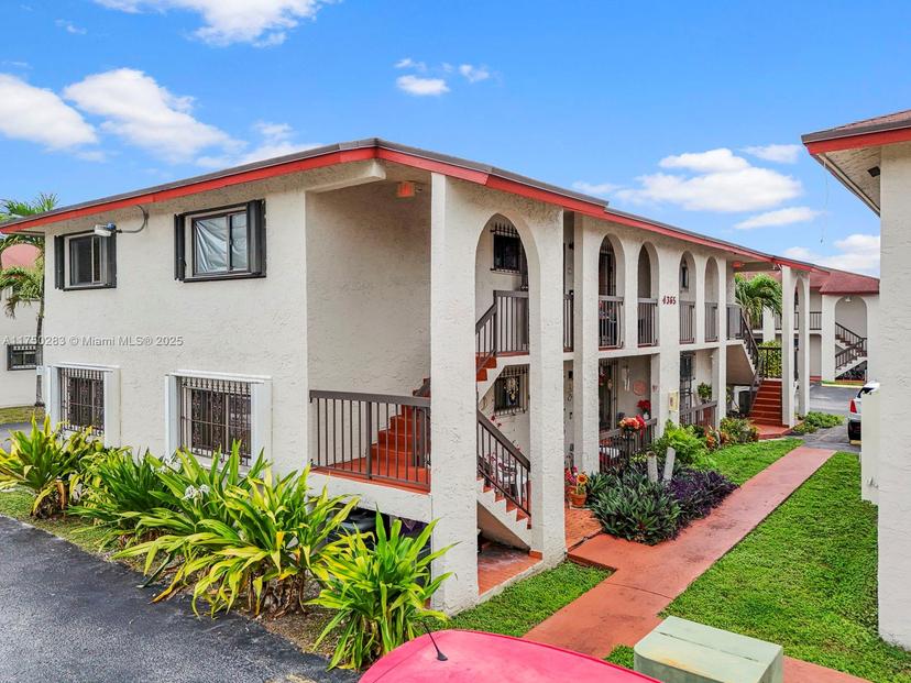 Picture of 4365 W 12Th Ln # 7D, Hialeah FL 33012