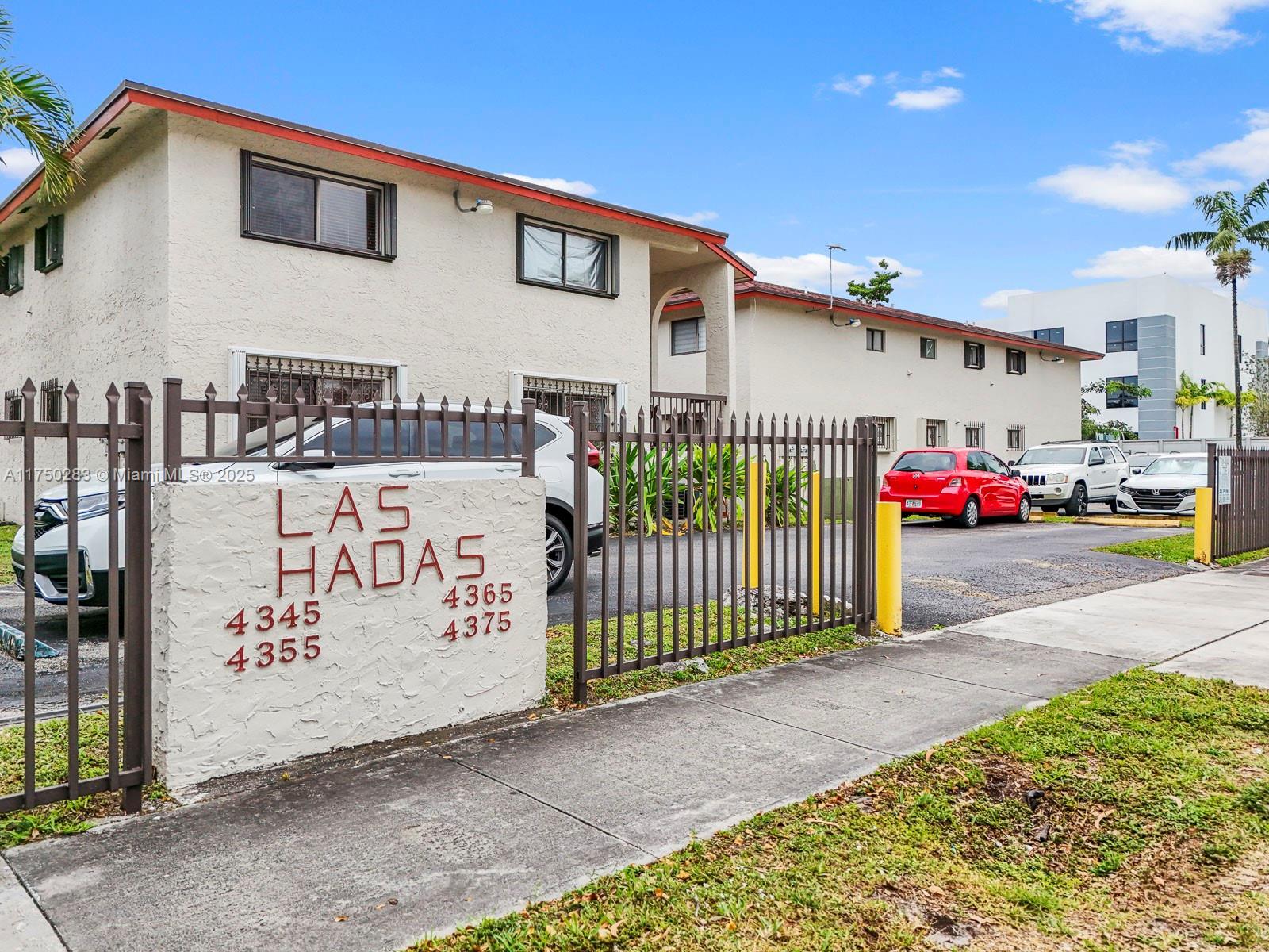 Picture of 4365 W 12Th Ln # 7D, Hialeah, FL 33012
