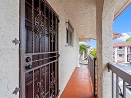 Picture of 4365 W 12Th Ln # 7D, Hialeah, FL 33012