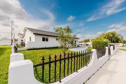 Picture of 4202 SW 98Th Ave, Miami, FL 33165